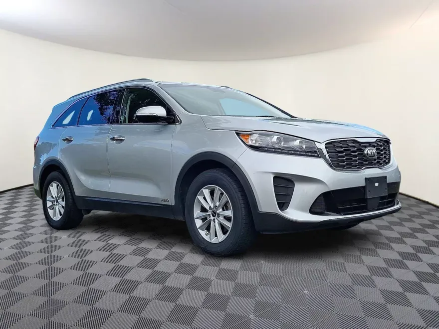 2020 Kia Sorento LX photo 1