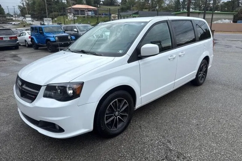 2019 Dodge Grand Caravan GT photo 1