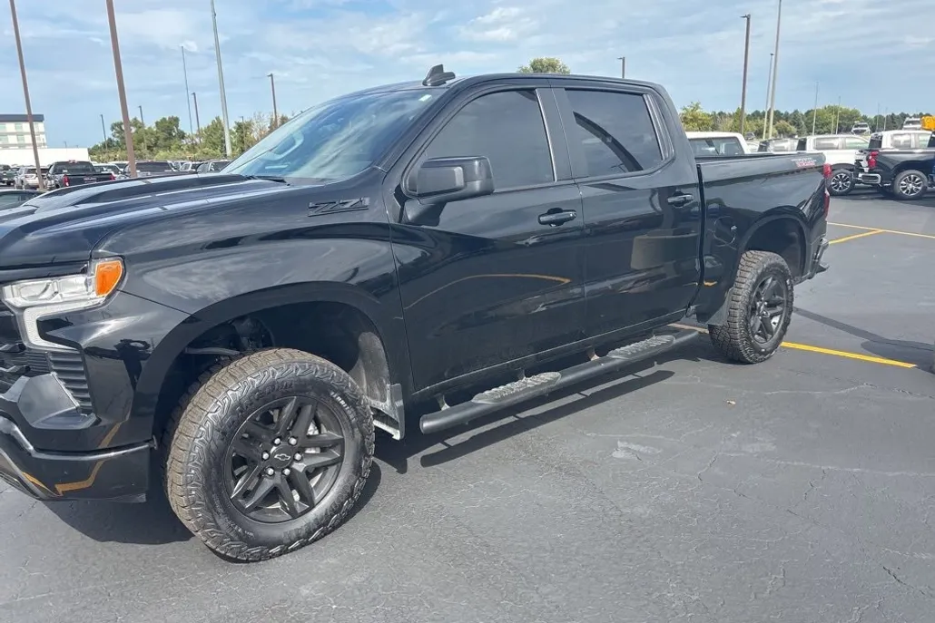 2024 Chevrolet Silverado 1500 LT Trail Boss photo 1
