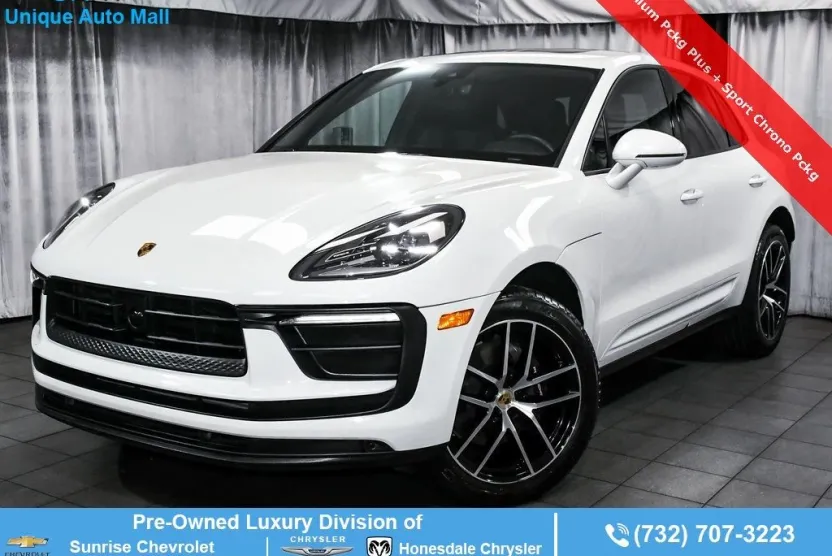 2023 Porsche Macan Base photo 1
