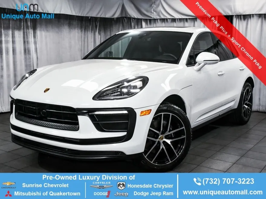 2023 Porsche Macan Base photo 1