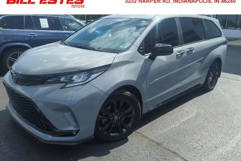 2025 Toyota Sienna XSE photo 1