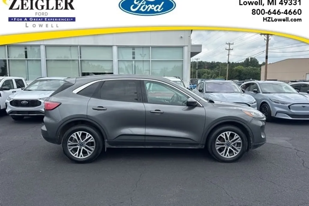 2022 Ford Escape SEL photo 1