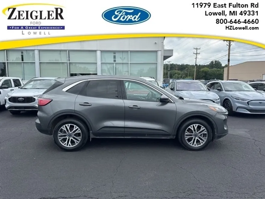 2022 Ford Escape SEL photo 1