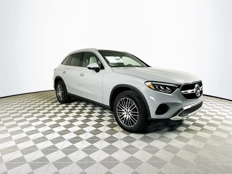 2026 Mercedes Benz GLC 300 photo 1