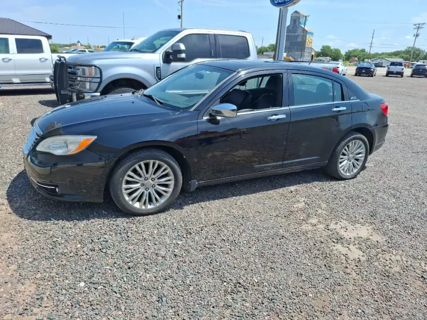 2011 Chrysler 200 Limited photo 1