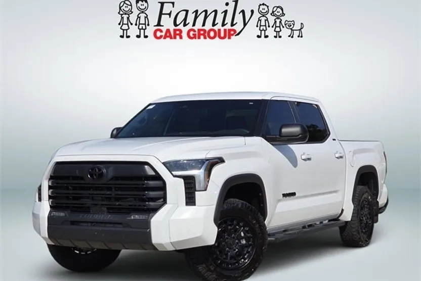 2025 Toyota Tundra SR5 photo 1