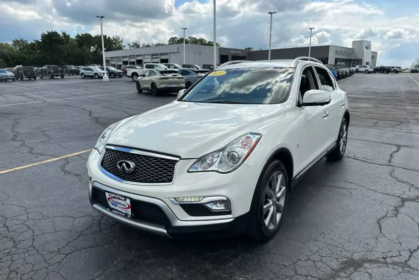 2017 Infiniti QX50 Base photo 1