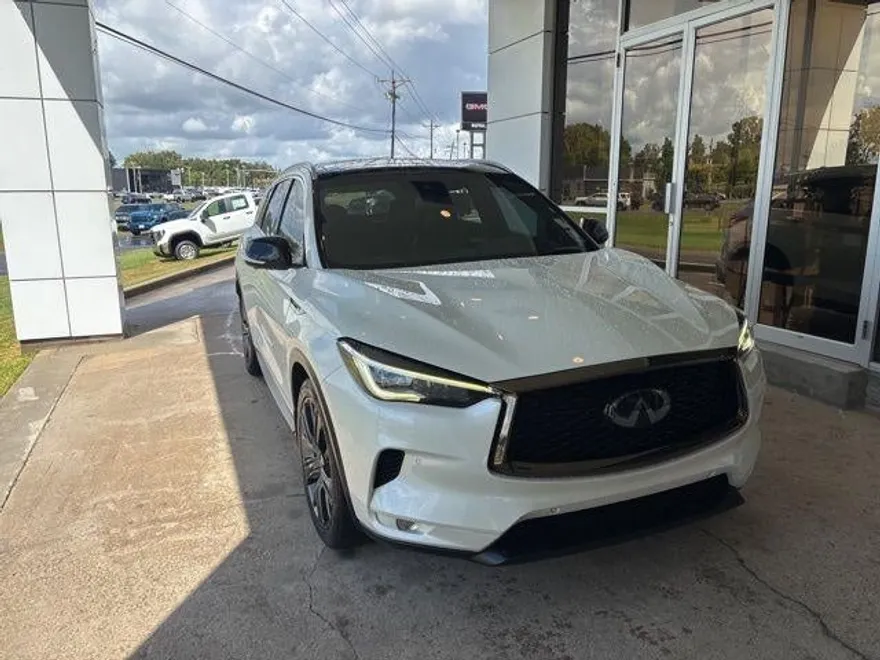 2020 Infiniti QX50 Essential photo 1