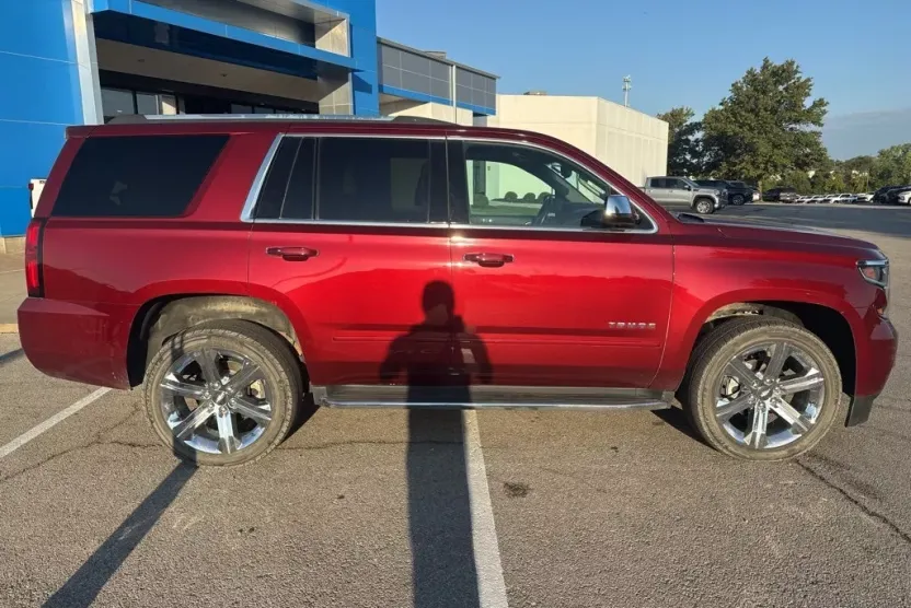2019 Chevrolet Tahoe Premier photo 1