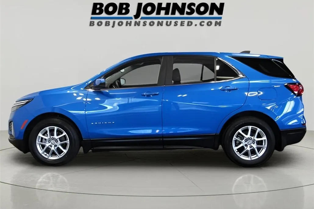 2024 Chevrolet Equinox LT photo 1