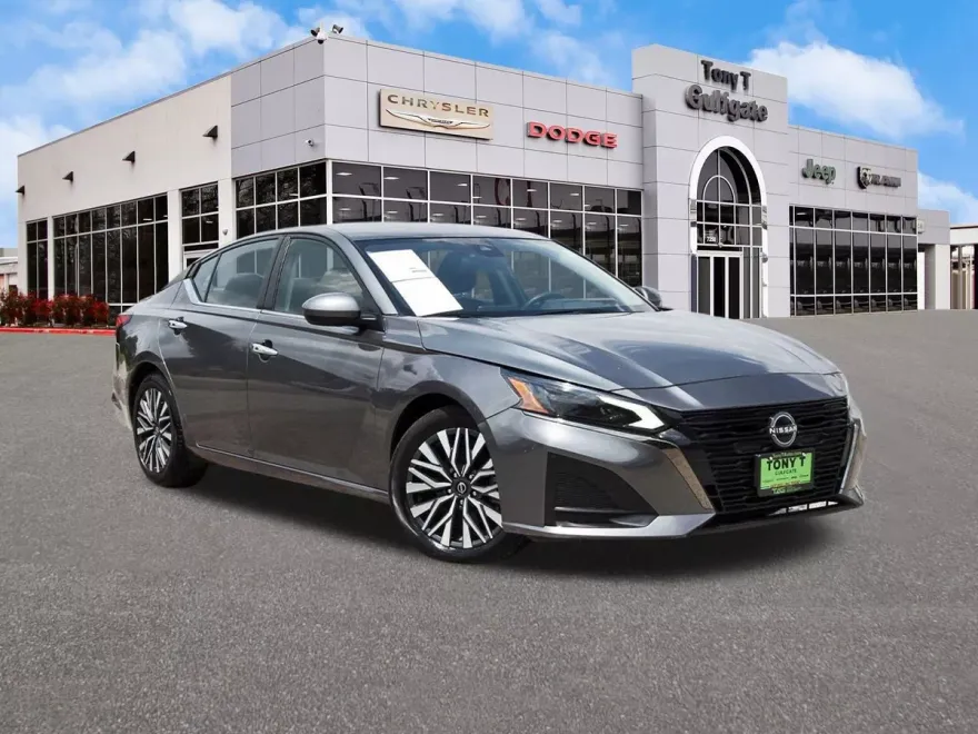 2023 Nissan Altima 2.5 SV photo 1