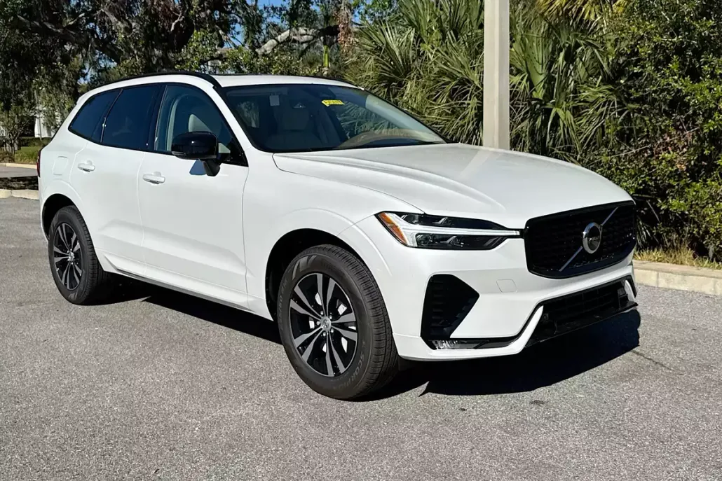 2025 Volvo XC60 B5 Core photo 1