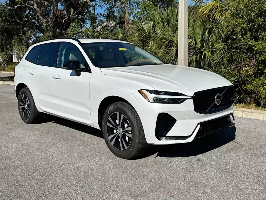 2025 Volvo XC60 B5 Core photo 1