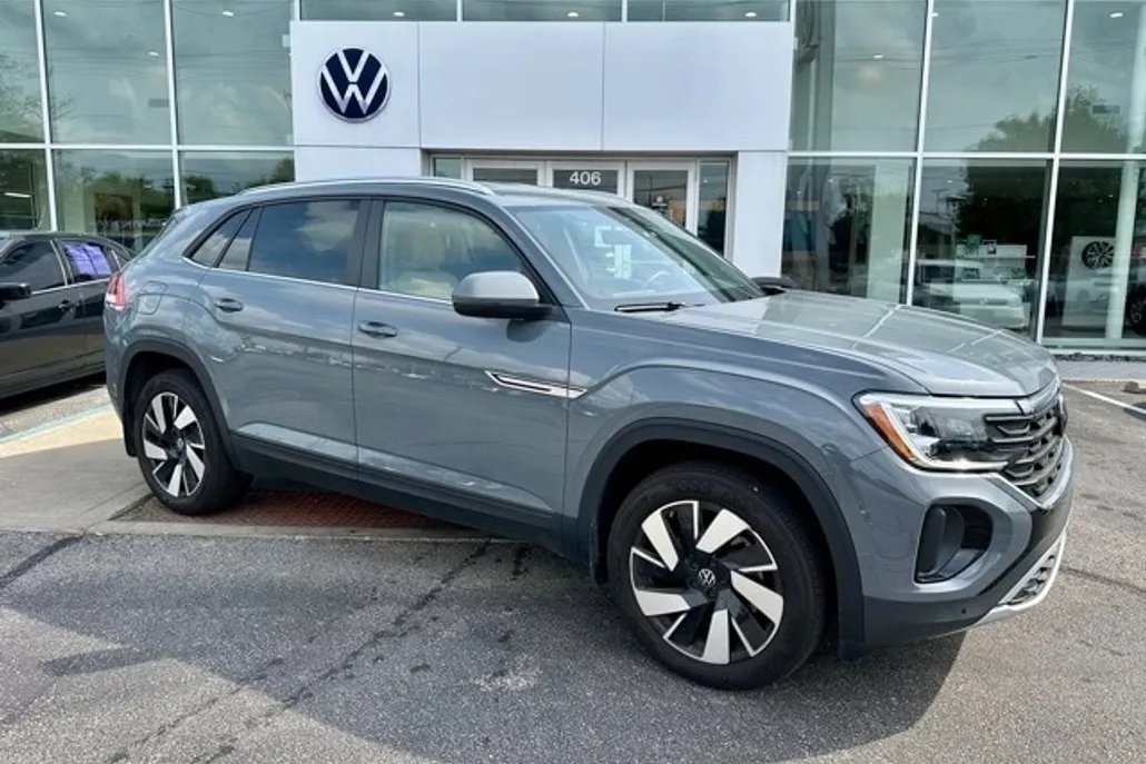 2025 Volkswagen Atlas Cross Sport SE Technology photo 1