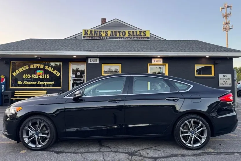 2019 Ford Fusion SEL photo 1