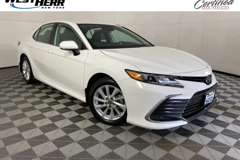 2024 Toyota Camry LE photo 1