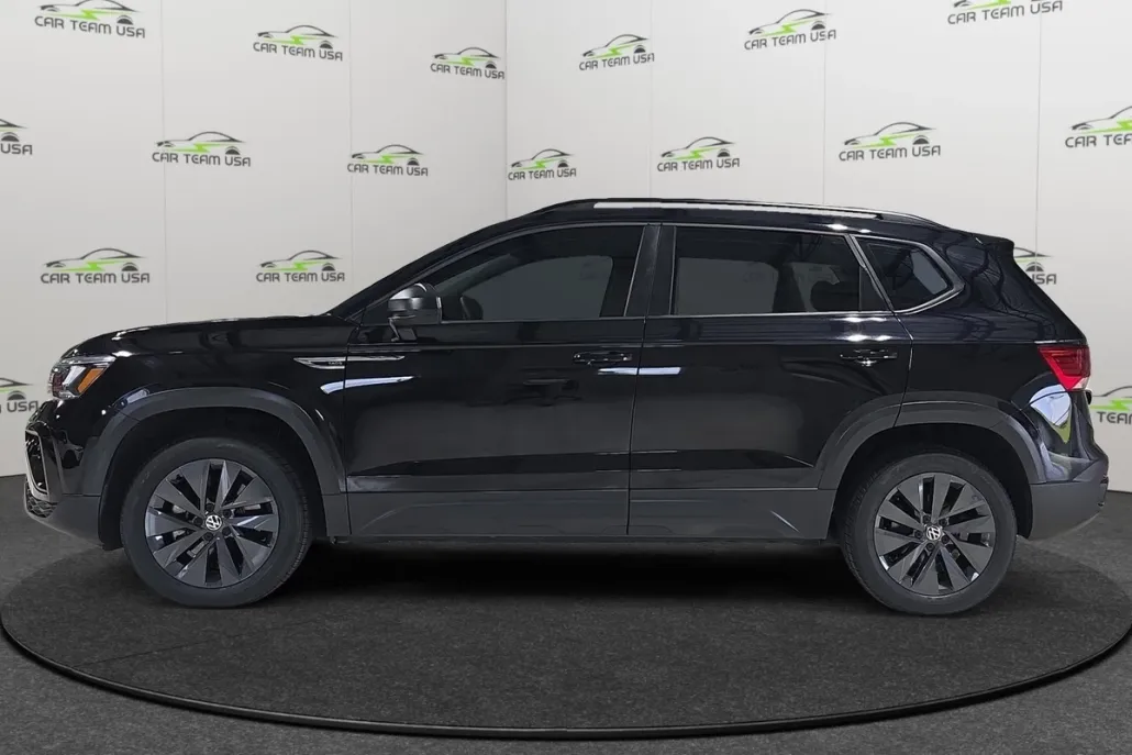2022 Volkswagen Taos S photo 1