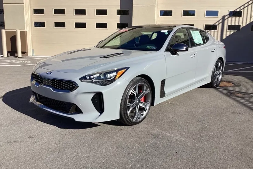2021 Kia Stinger GT1 photo 1