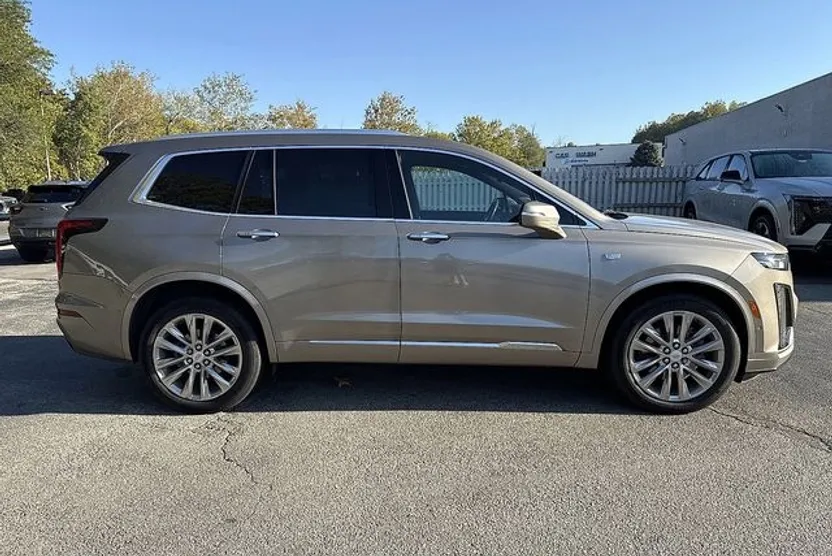 2022 Cadillac XT6 Premium Luxury photo 1