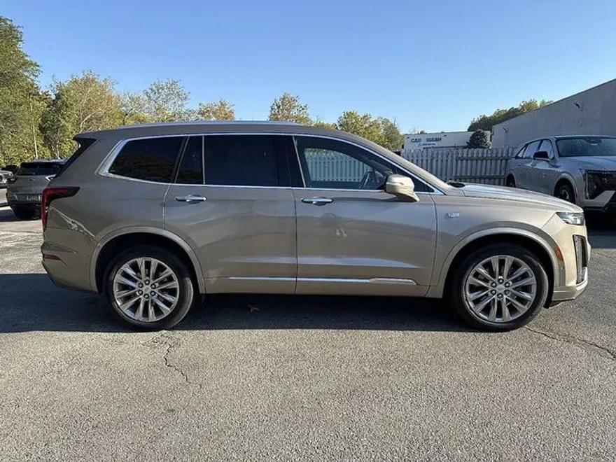 2022 Cadillac XT6 Premium Luxury photo 1