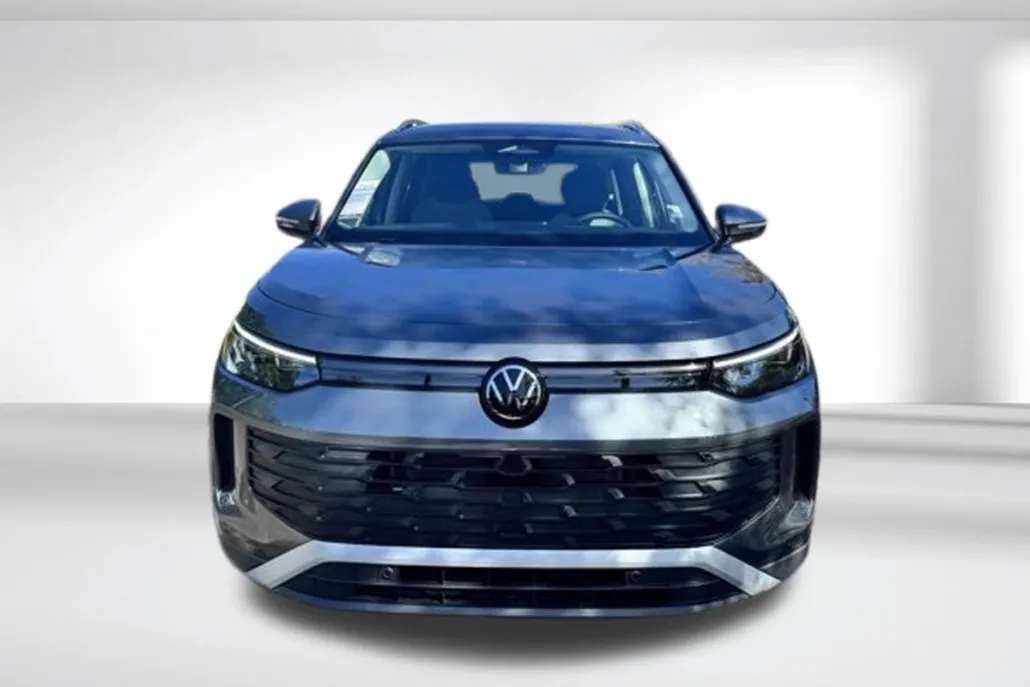 2025 Volkswagen Tiguan S photo 1