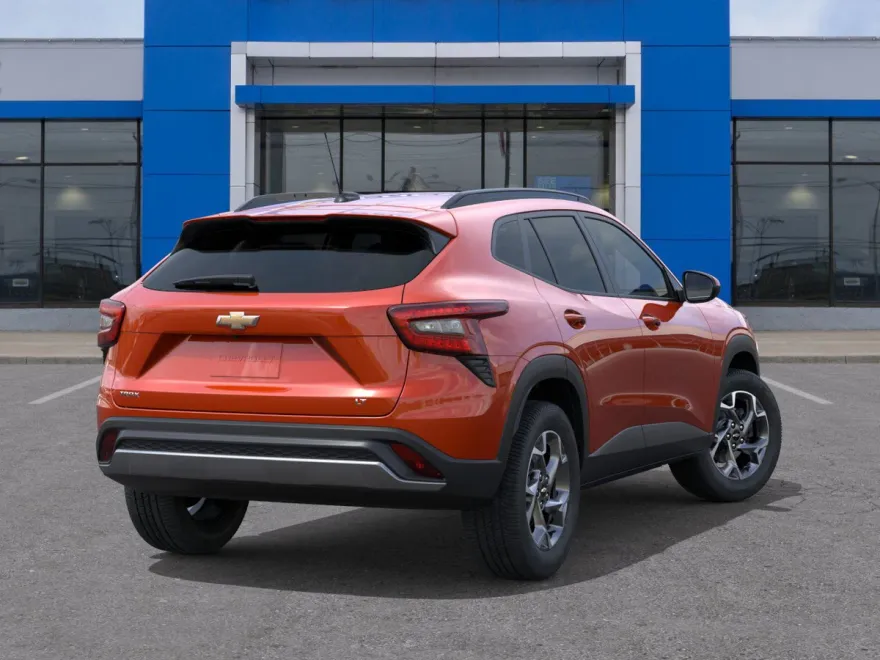 2024 Chevrolet Trax LT photo 1
