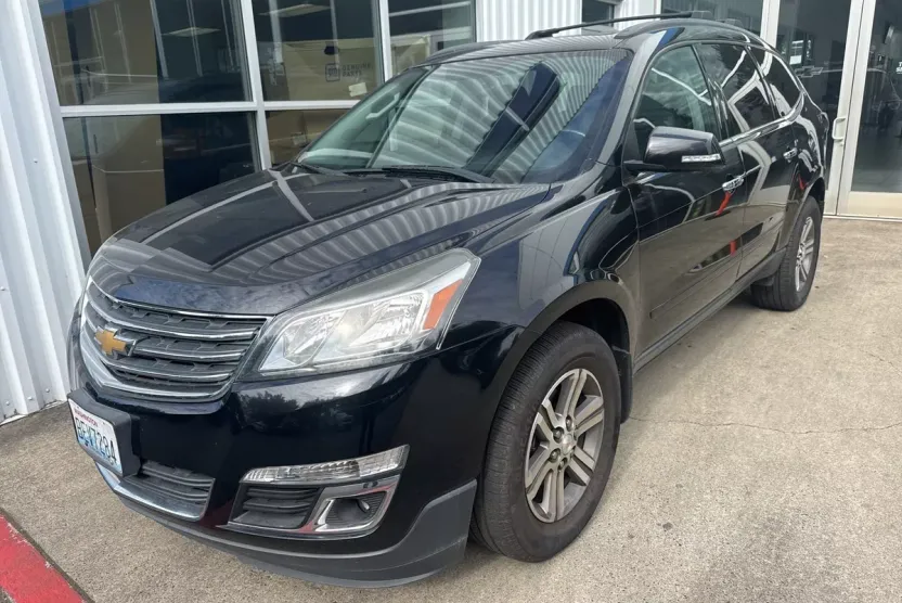 2016 Chevrolet Traverse 2LT photo 1