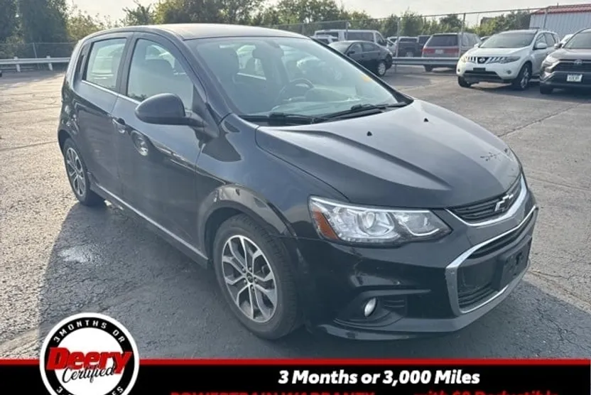 2020 Chevrolet Sonic LT photo 1