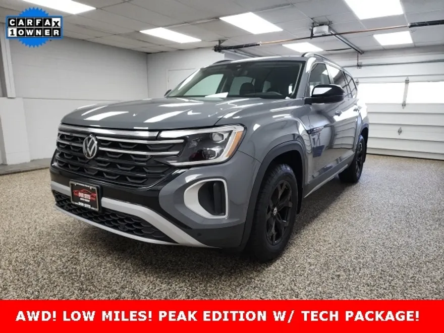 2024 Volkswagen Atlas Peak Edition SE Technology photo 1