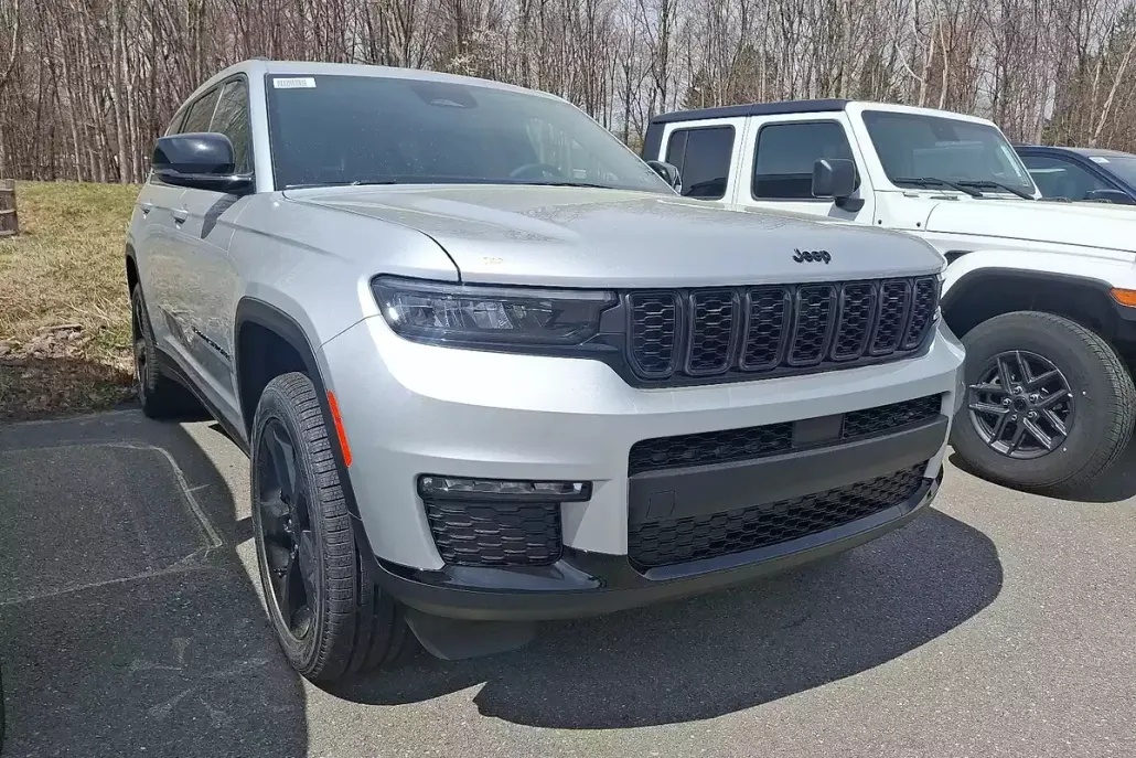 2025 Jeep Grand Cherokee Limited photo 1