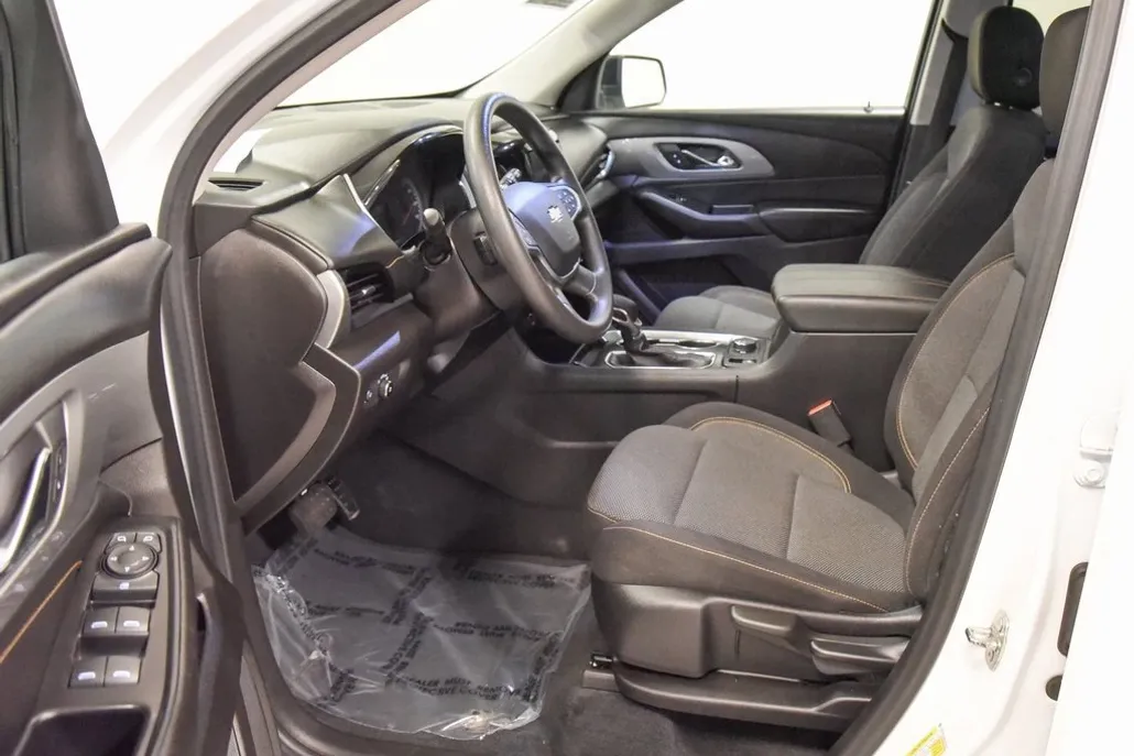 2021 Chevrolet Traverse 1LS photo 1