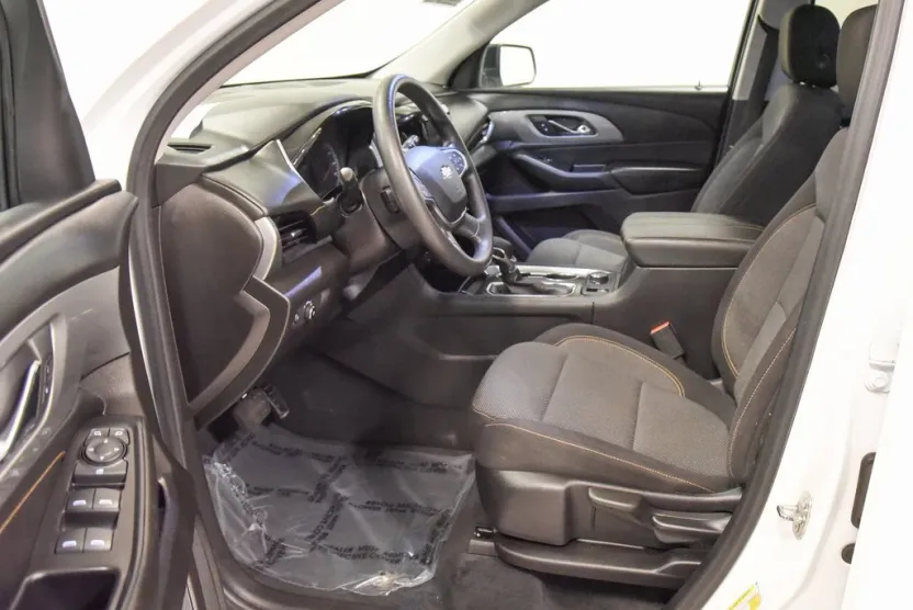 2021 Chevrolet Traverse 1LS photo 1