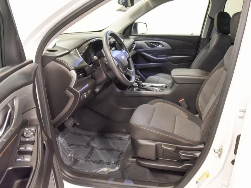 2021 Chevrolet Traverse 1LS photo 1