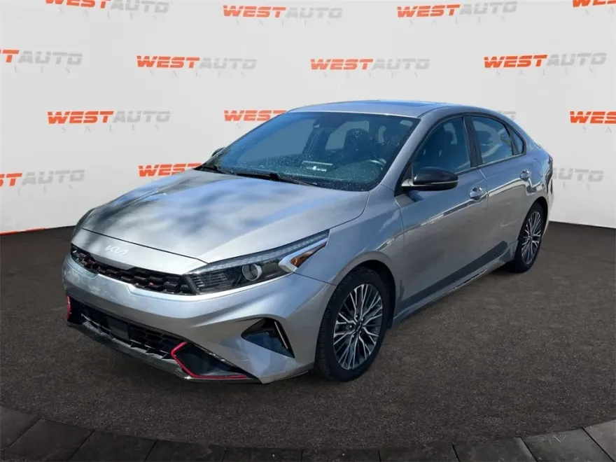 2022 Kia Forte GT-Line photo 1