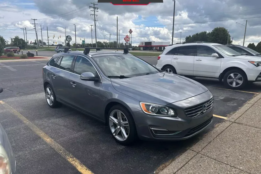 2016 Volvo V60 T5 Premier photo 1