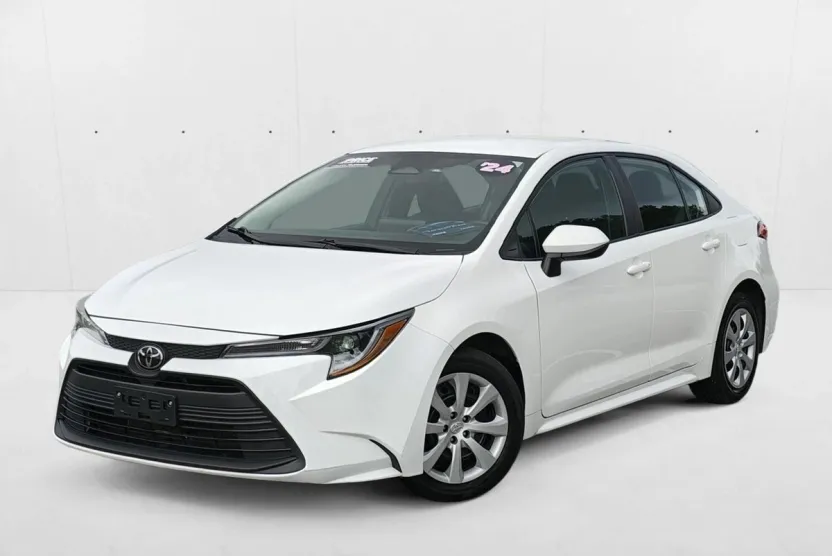 2024 Toyota Corolla LE photo 1