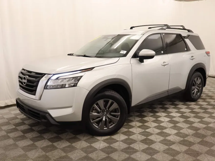 2022 Nissan Pathfinder SV photo 1