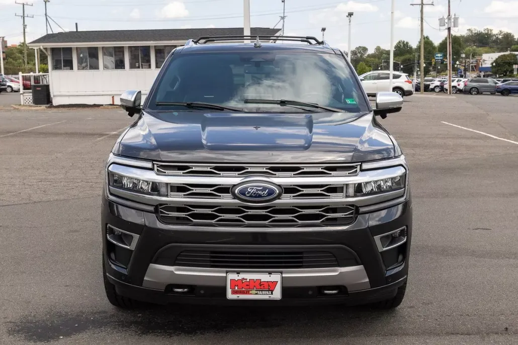 2022 Ford Expedition MAX Platinum photo 1