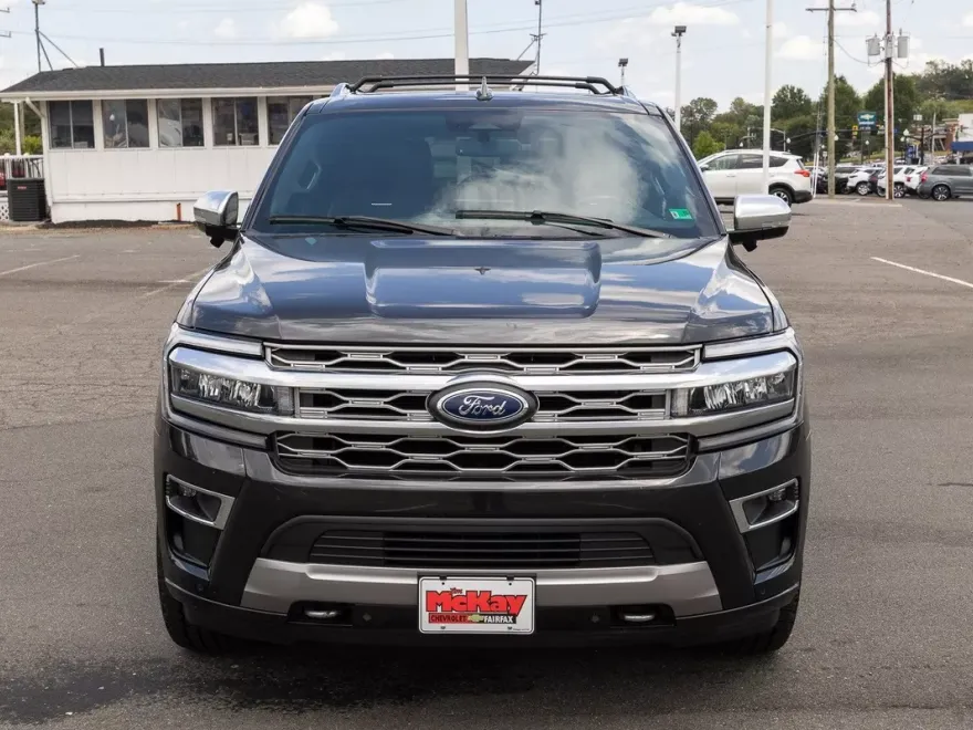 2022 Ford Expedition MAX Platinum photo 1