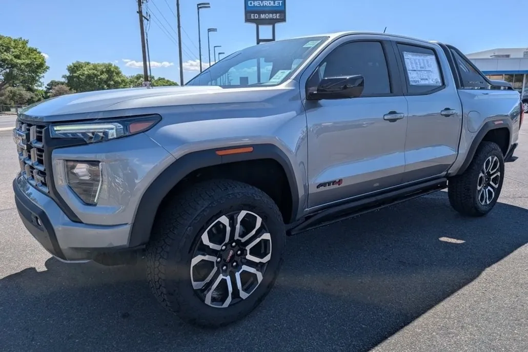 2025 Gmc Canyon AT4 photo 1