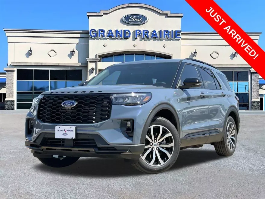 2025 Ford Explorer ST-Line photo 1