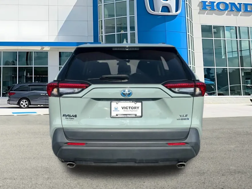 2022 Toyota RAV4 Hybrid XLE photo 1