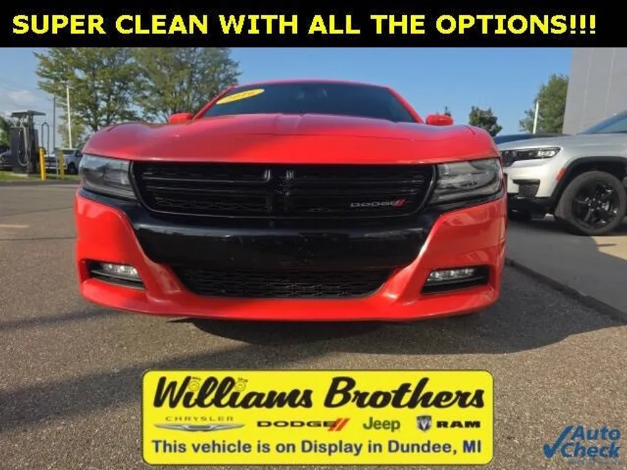 2016 Dodge Charger R/T photo 1