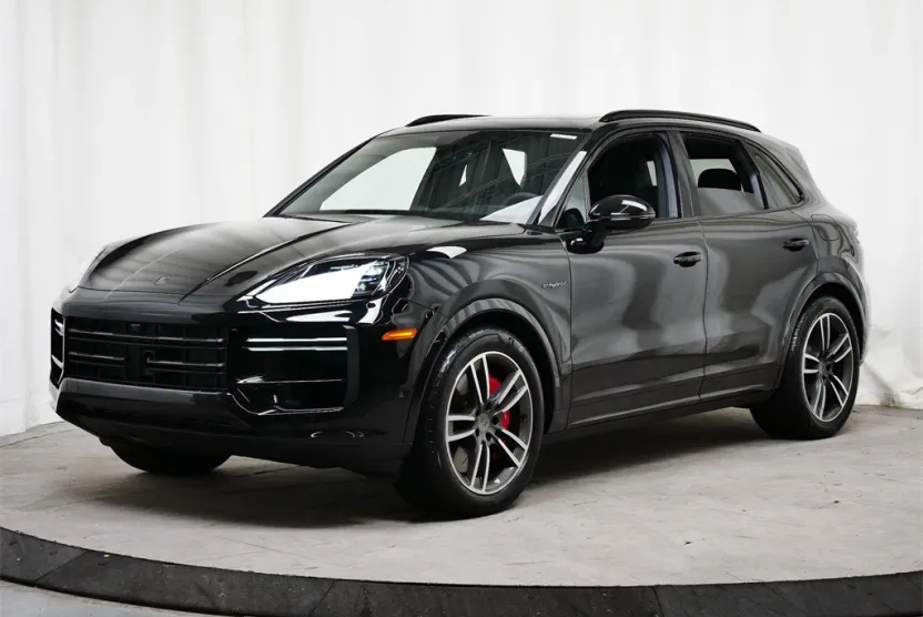 2025 Porsche Cayenne E-Hybrid Turbo photo 1