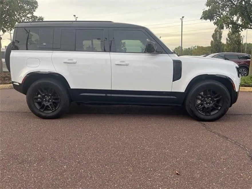 2021 Land Rover Defender 110 X-Dynamic SE photo 1