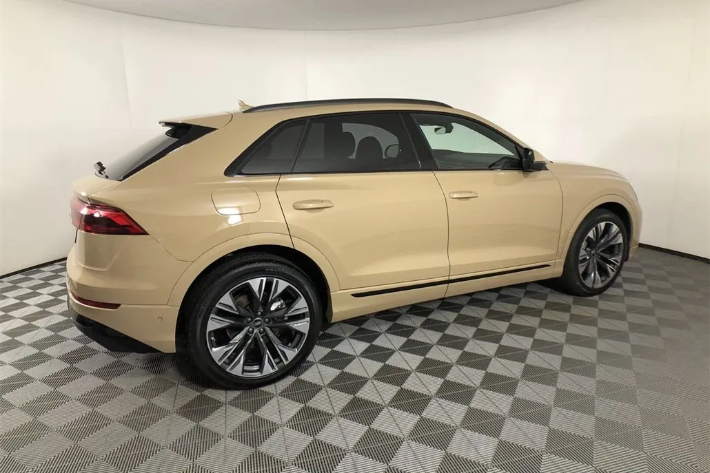 2025 Audi Q8 55 Prestige photo 1