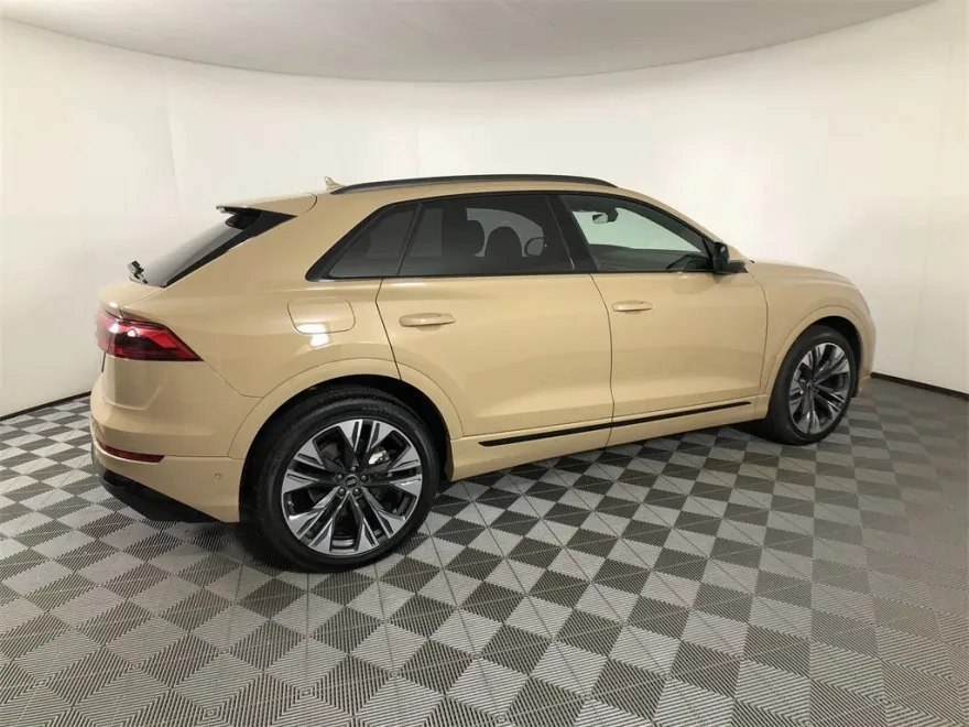 2025 Audi Q8 55 Prestige photo 1