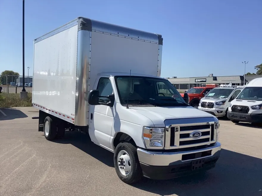 2025 Ford E-350 photo 1