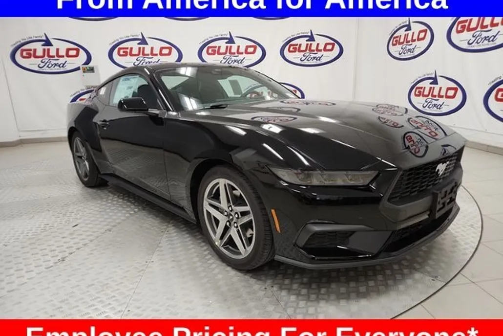 2025 Ford Mustang EcoBoost photo 1